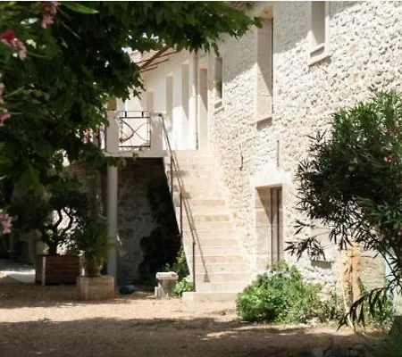 Mas Tareau D'hote La Goyaw 3* Beaucaire (Gard)