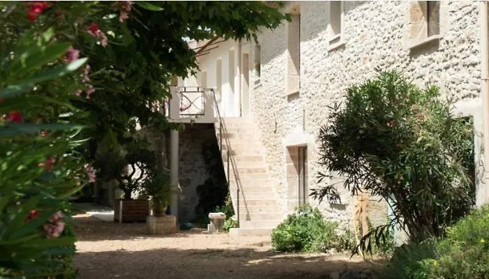 Mas Tareau D'hote La Goyaw 3* Beaucaire (Gard)